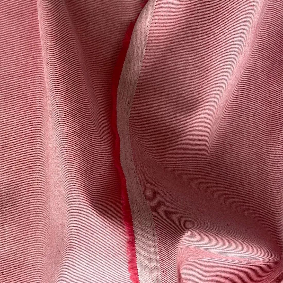 Luchino Visconti Cherry Cross-Woven Cotton Twill Shirting (Made in Italy)