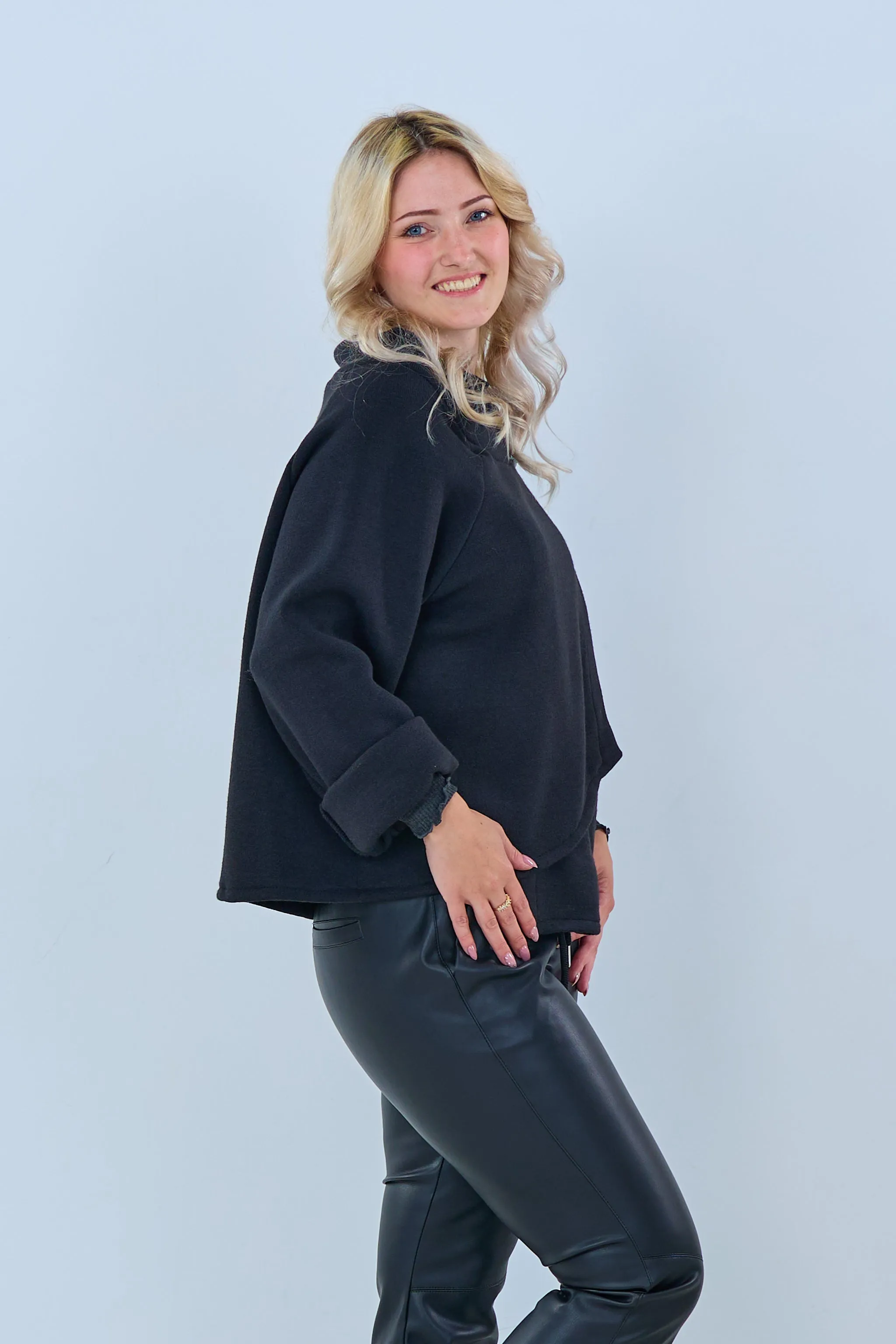Poncho-Jacke mit Ärmeln, schwarz