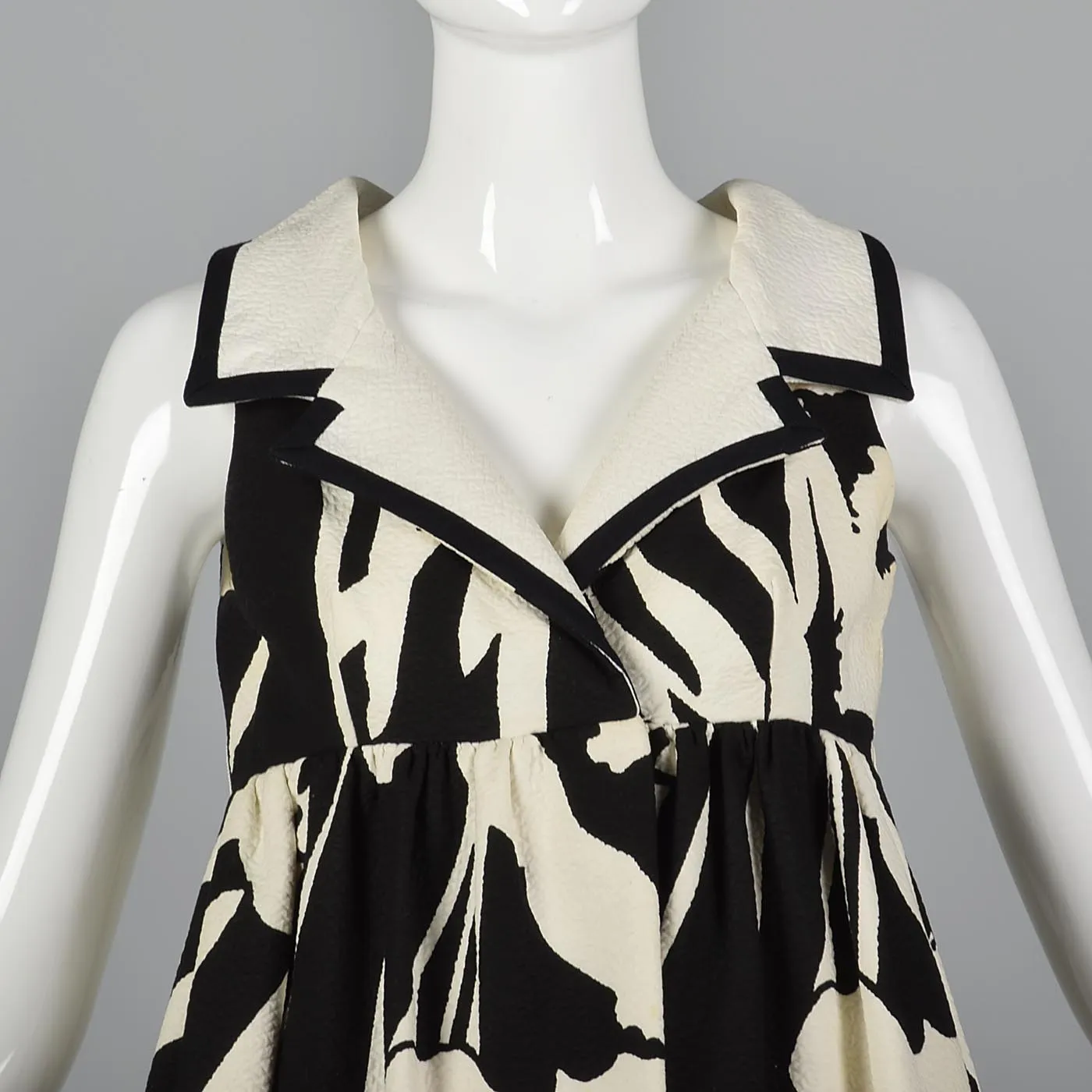 Small-Medium Geoffrey Beene Black and White Mini Dress